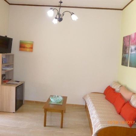 Bungalows Niki Ахарави Екстериор снимка